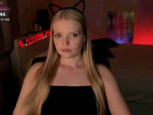 LadyLoveA webcam