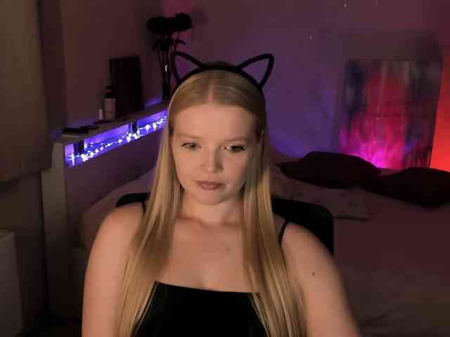 LadyLoveA webcam