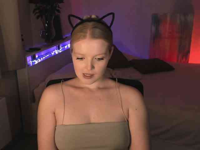 LadyLoveA webcam