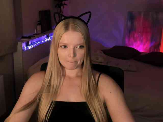 LadyLoveA webcam