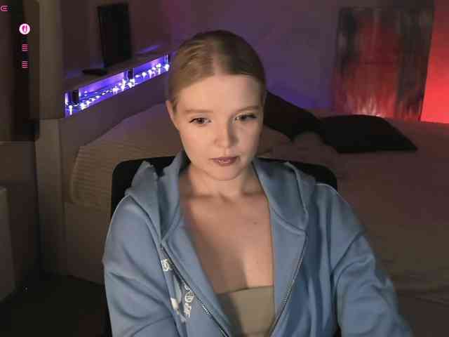 Annie333 webcam