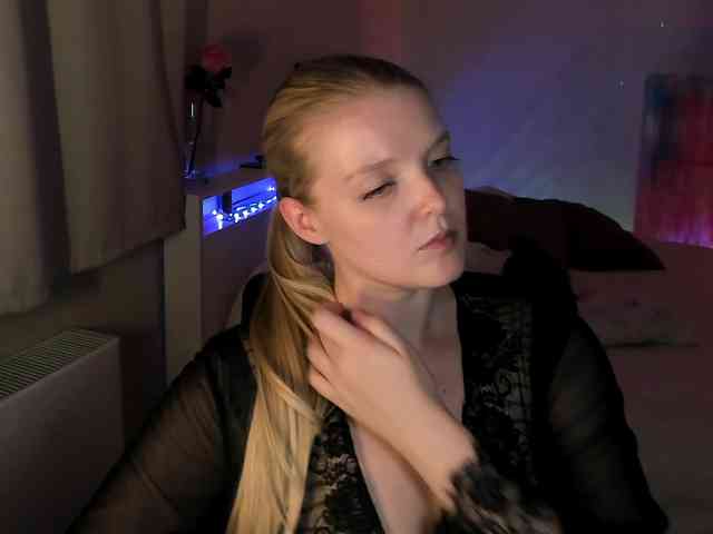 Annie333 webcam