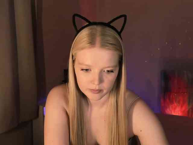 LadyLoveA webcam