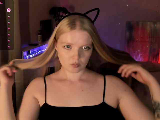 LadyLoveA webcam