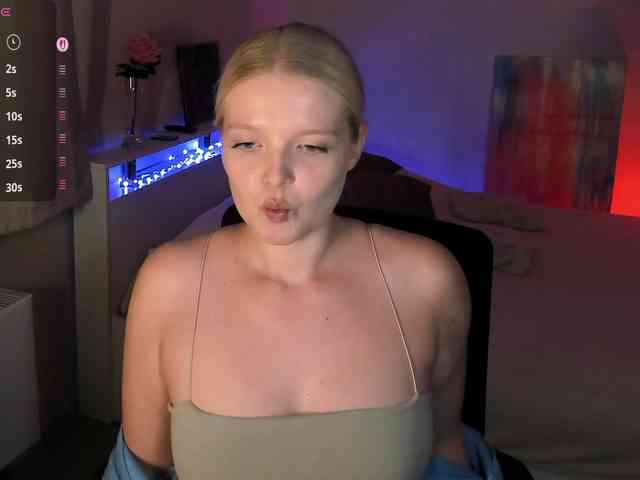Annie333 webcam