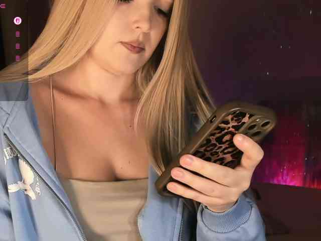 Annie333 webcam