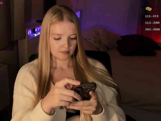 Annie333 webcam