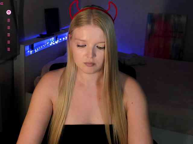 Annie333 webcam