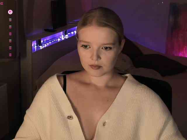 Annie333 webcam