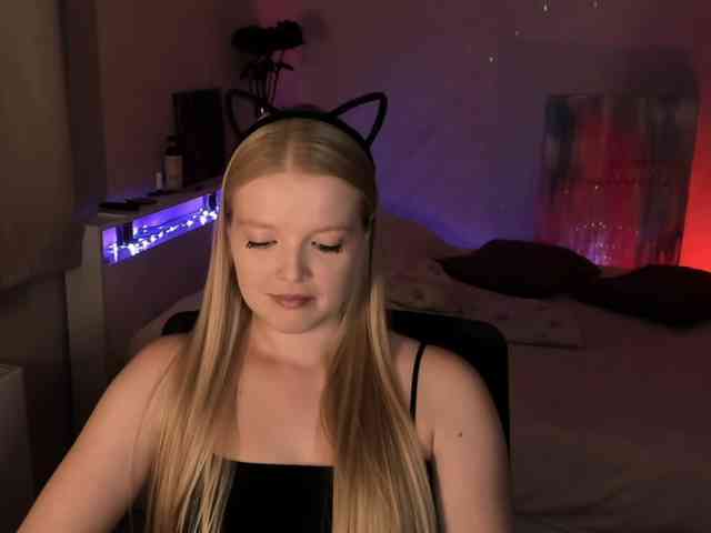 LadyLoveA webcam
