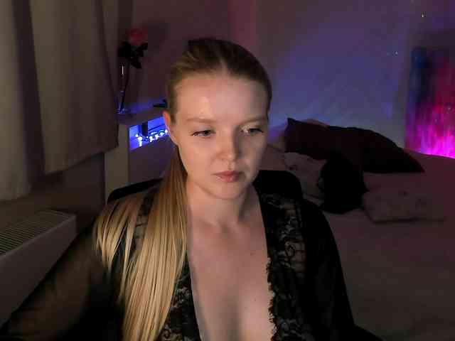 Annie333 webcam