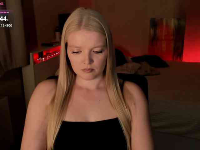 LadyLoveA webcam