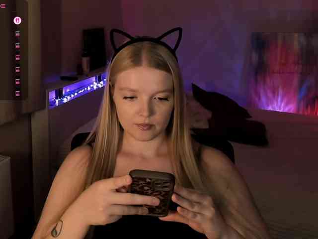 Annie333 webcam