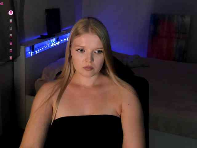 Annie333 webcam