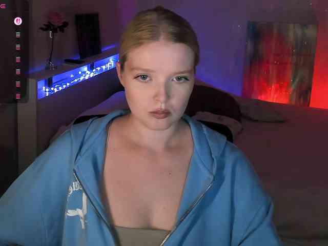 Annie333 webcam