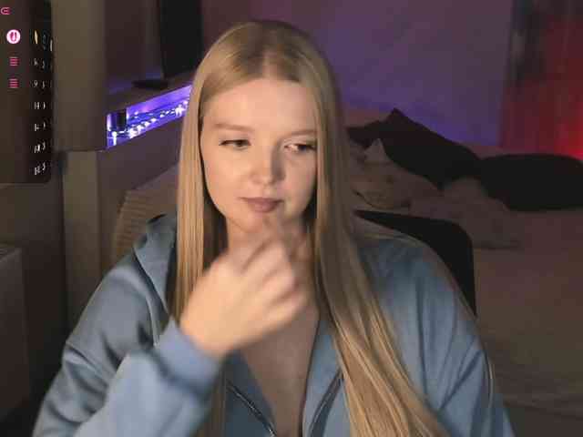 Annie333 webcam