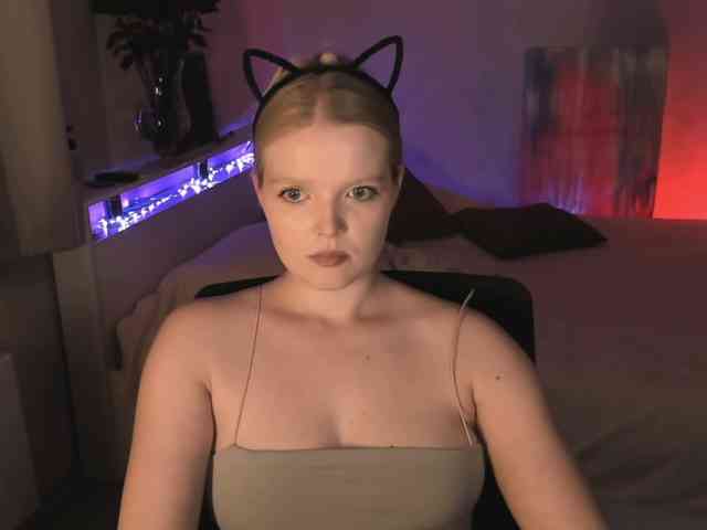 LadyLoveA webcam