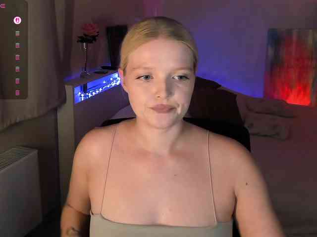 Annie333 webcam