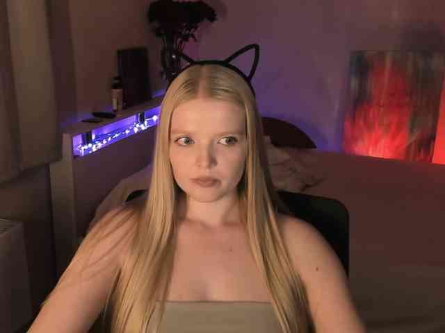 LadyLoveA webcam