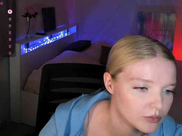 Annie333 webcam