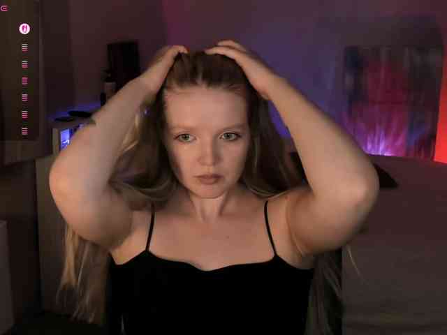 LadyLoveA webcam