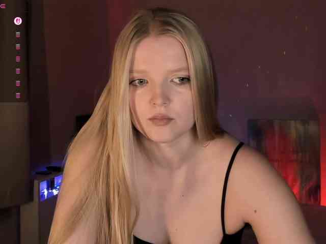 LadyLoveA webcam