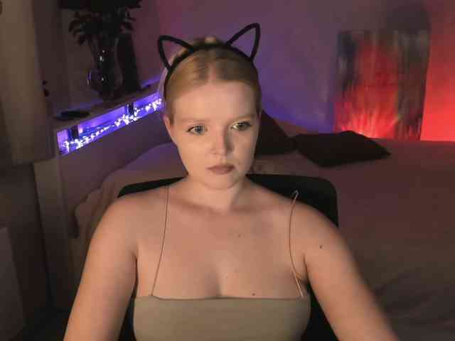LadyLoveA webcam
