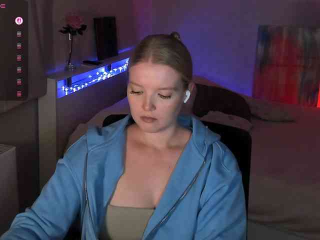 Annie333 webcam