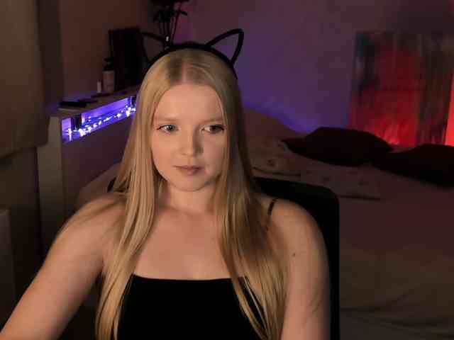 LadyLoveA webcam