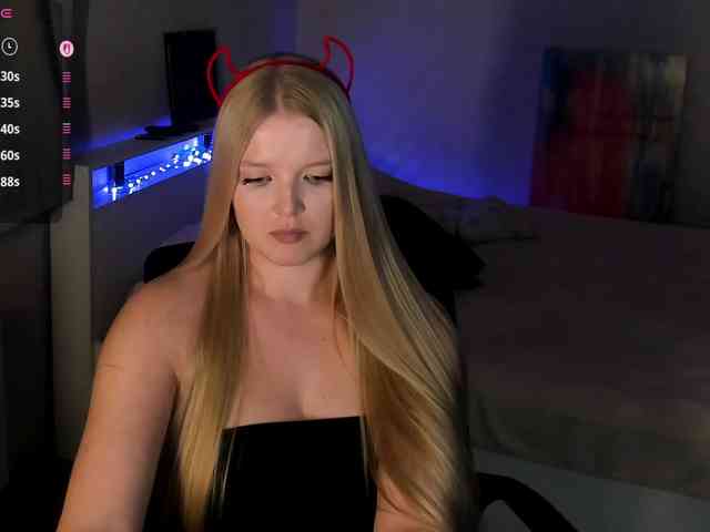 Annie333 webcam