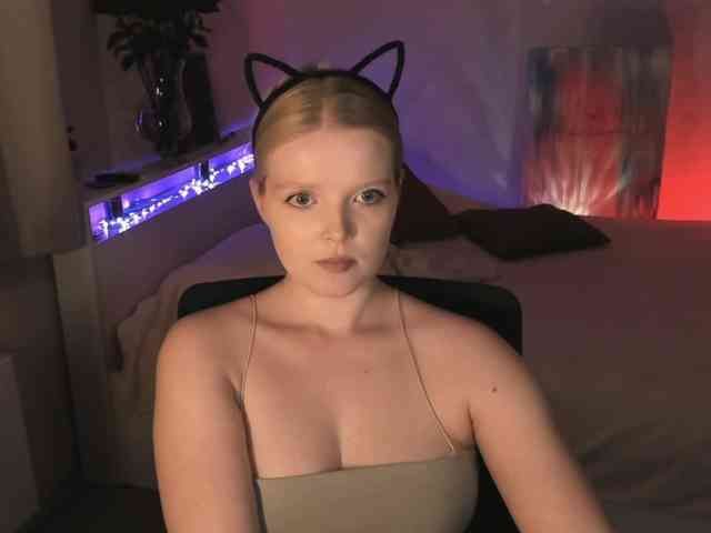 LadyLoveA webcam