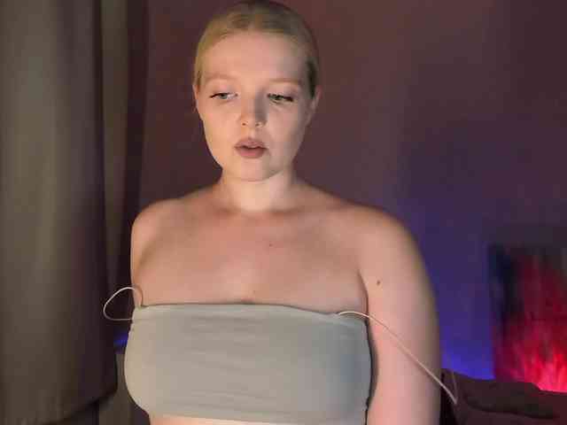 Annie333 webcam