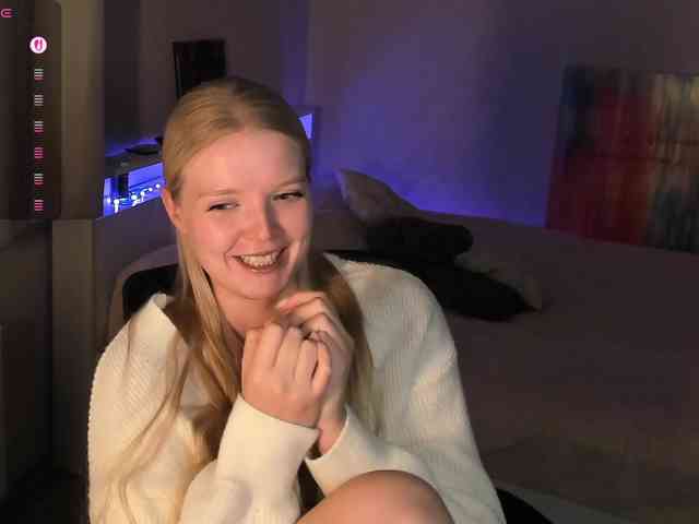 Annie333 webcam