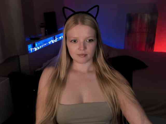 LadyLoveA webcam