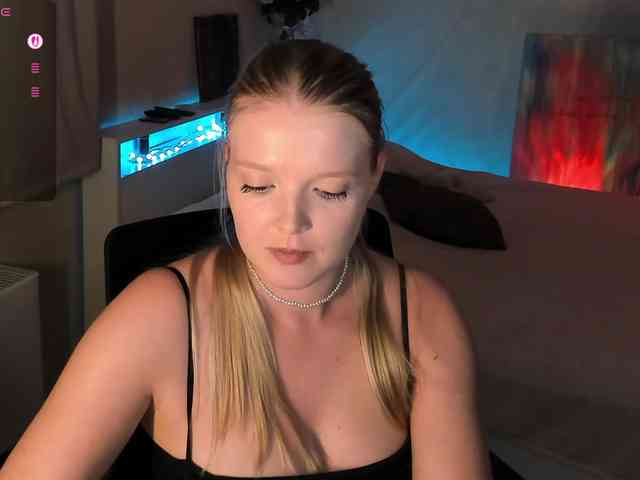 Annie333 webcam