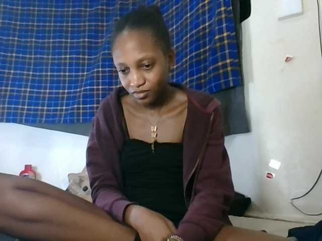 Vinsishly11 live cam on BongaCams