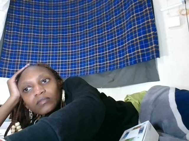 Vinsishly11 live cam on BongaCams
