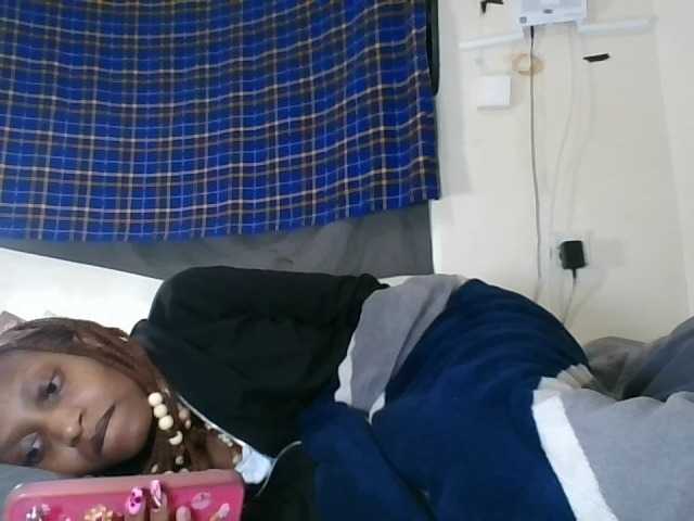 Vinsishly11 live cam on BongaCams
