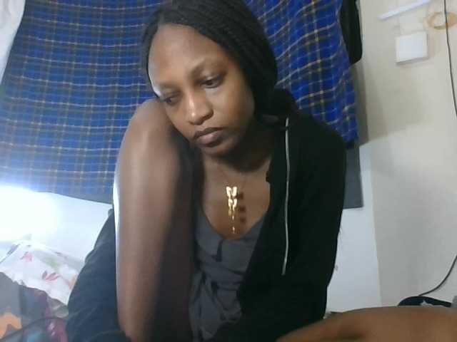 Vinsishly11 live cam on BongaCams