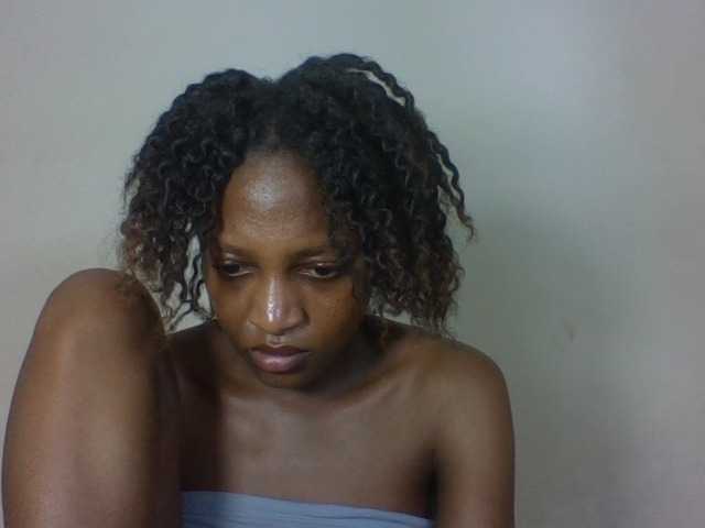 Vinsishly11 live cam on BongaCams