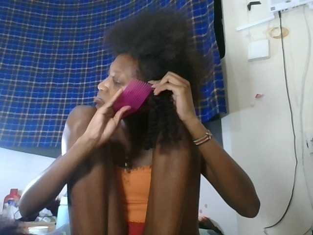 Vinsishly11 live cam on BongaCams
