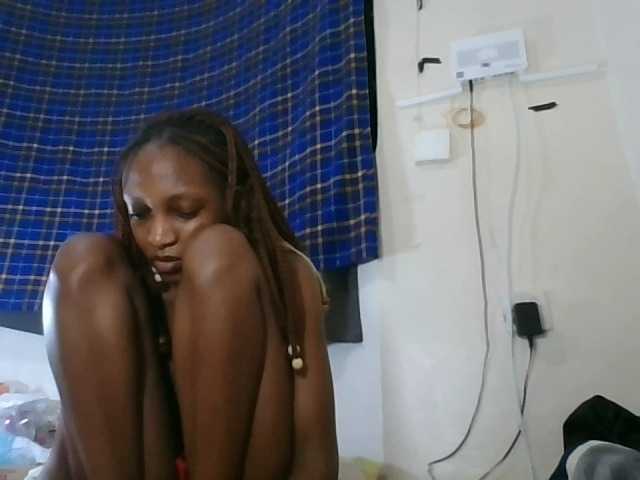 Vinsishly11 live cam on BongaCams