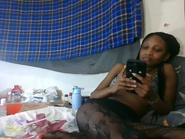 Vinsishly11 live cam on BongaCams