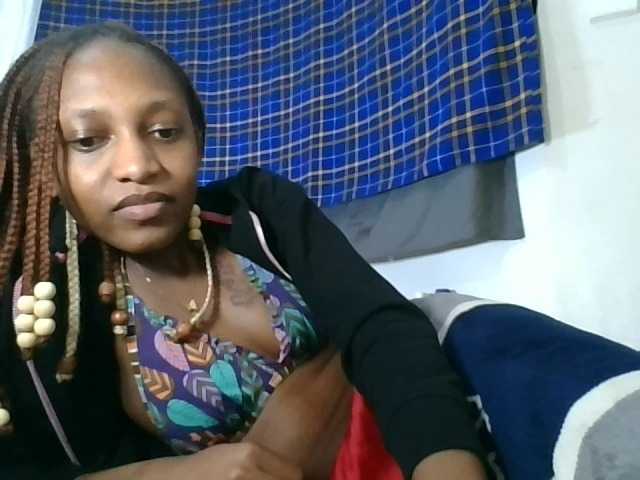 Vinsishly11 live cam on BongaCams