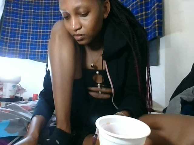 Vinsishly11 live cam on BongaCams