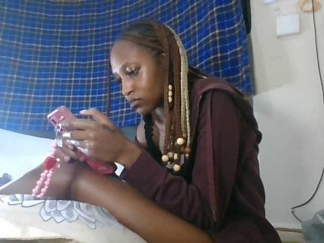 Vinsishly11 live cam on BongaCams