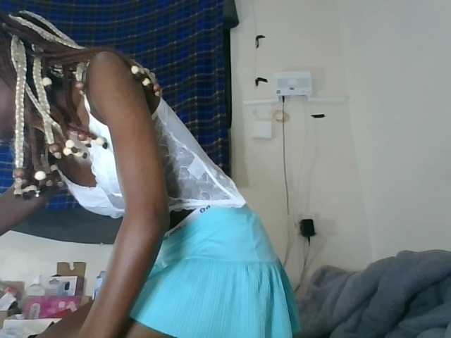Vinsishly11 live cam on BongaCams