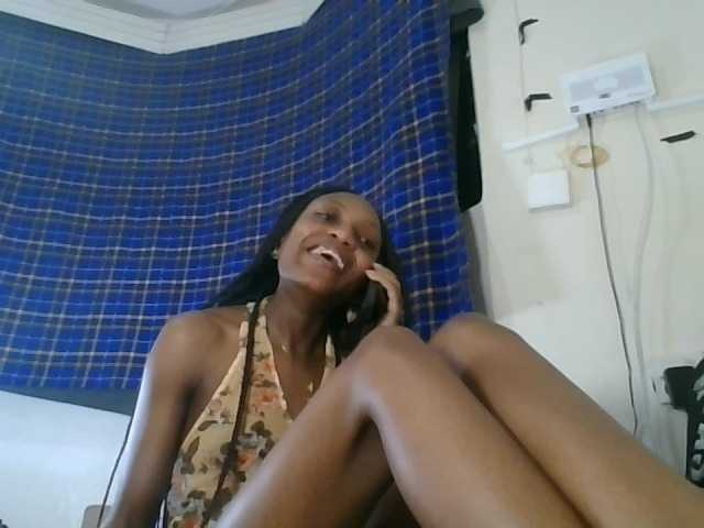 Vinsishly11 live cam on BongaCams