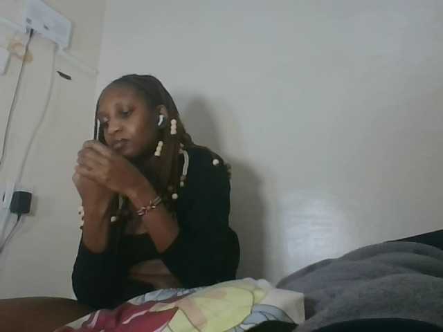 Vinsishly11 live cam on BongaCams