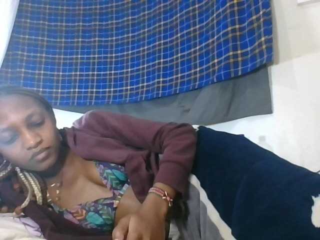 Vinsishly11 live cam on BongaCams